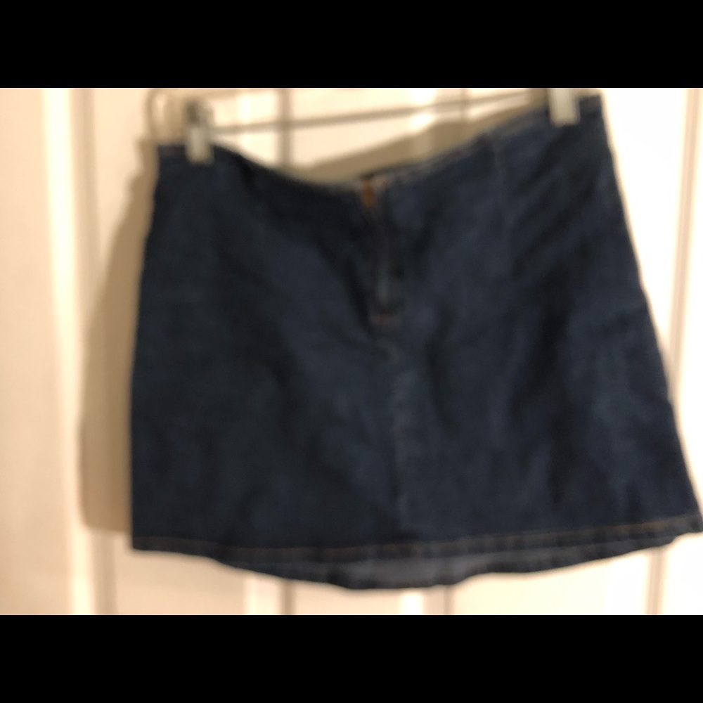 Skirt - Picture 2 of 4